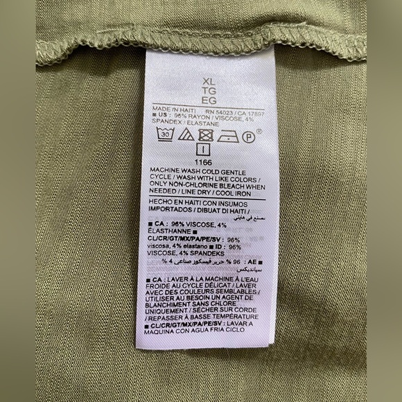 Old Navy Luxe Short Sleeved Top - Picture 3 of 3